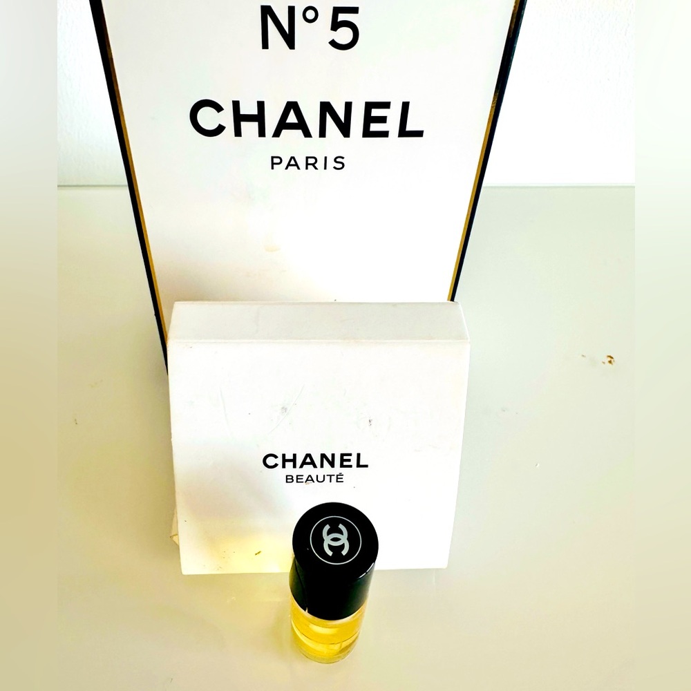 Chanel No 5 perfume sample